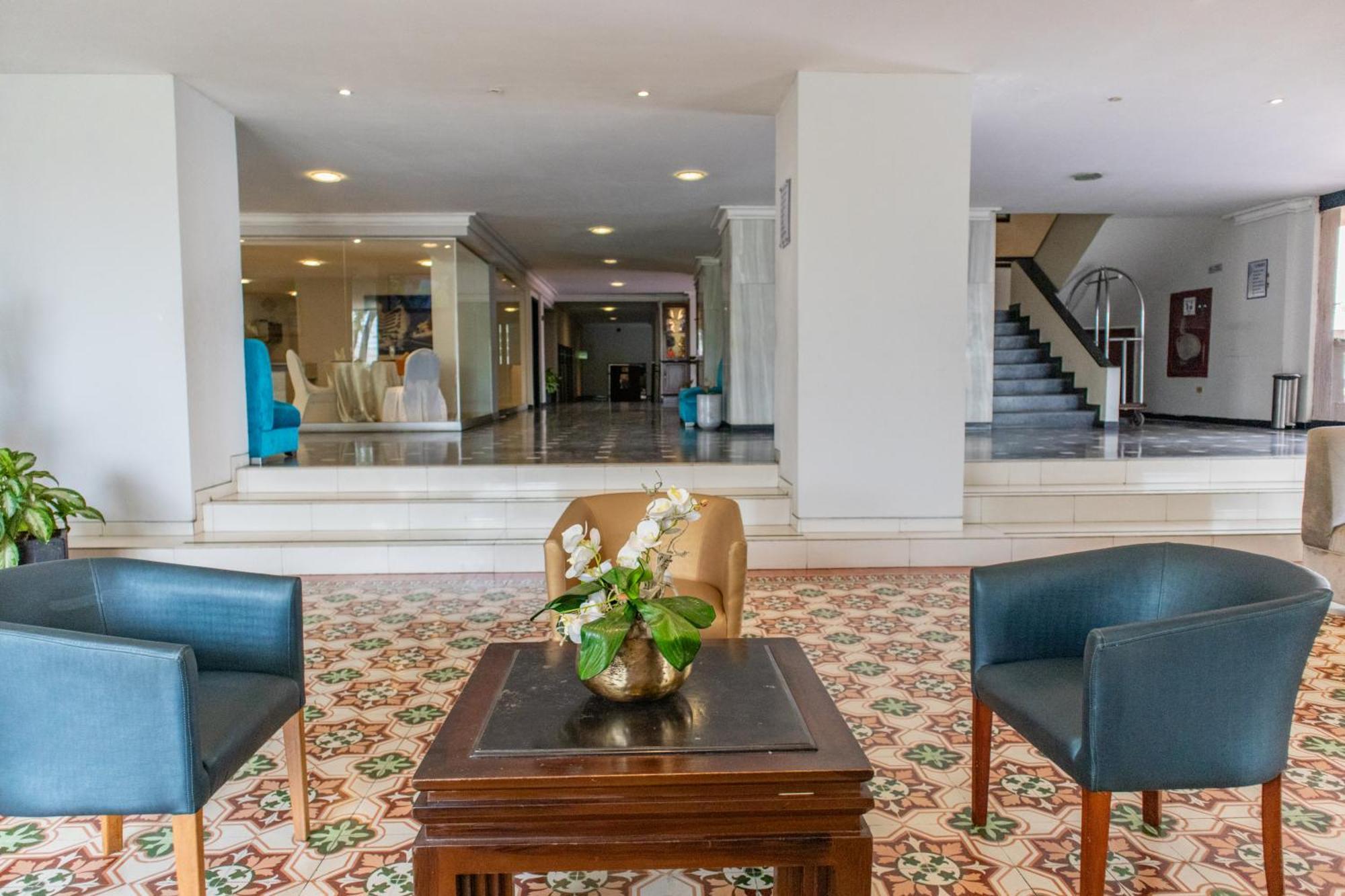 Hotel Faranda Express Puerta Del Sol Barranquilla, A Member Of Radisson Individuals Barranquilla  Kültér fotó