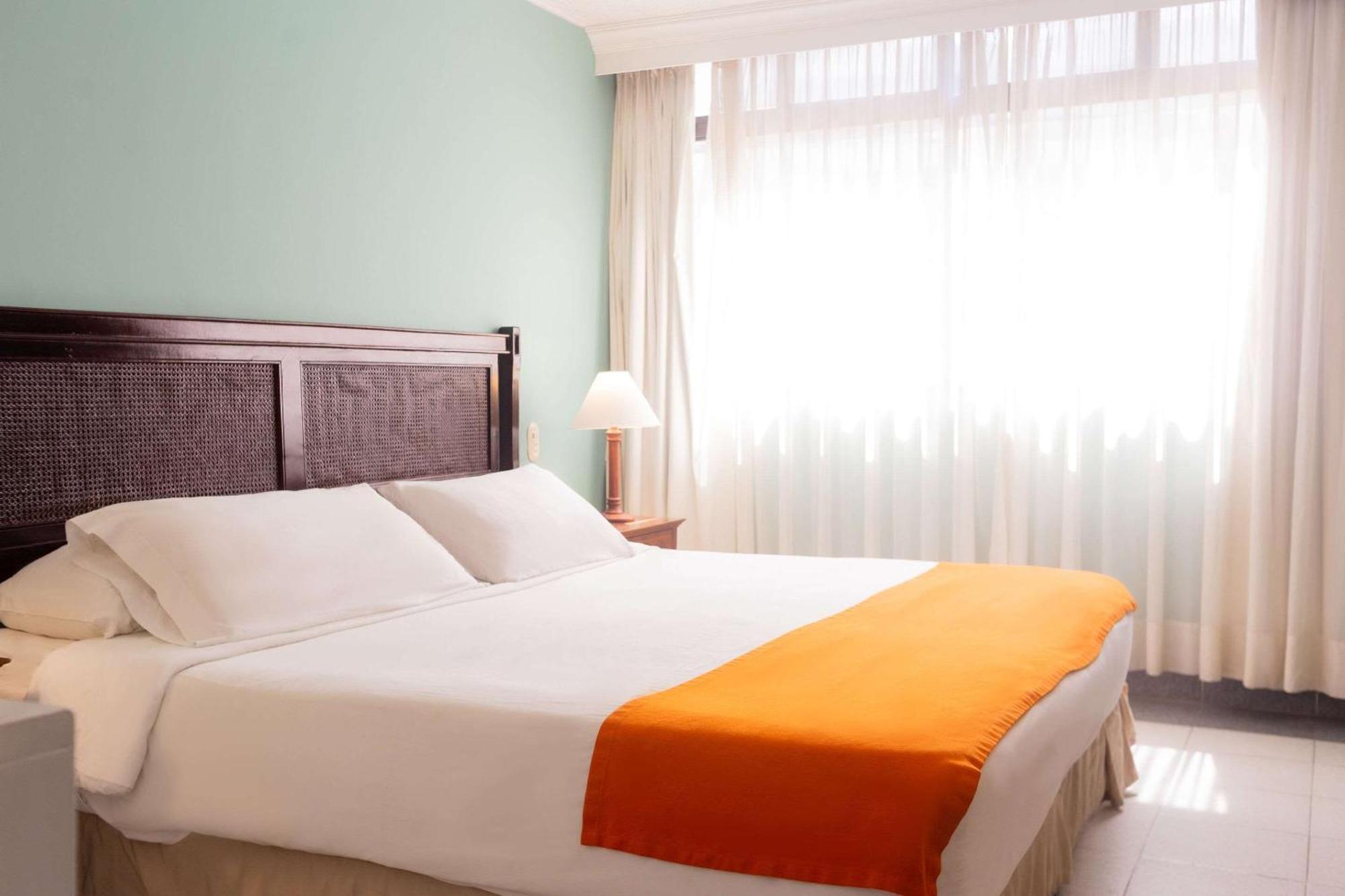 Hotel Faranda Express Puerta Del Sol Barranquilla, A Member Of Radisson Individuals Barranquilla  Kültér fotó